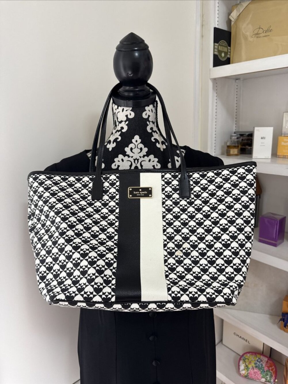 kate spade new york Black & White Geometric Tote w/ Zip & Gold Hardware Nice